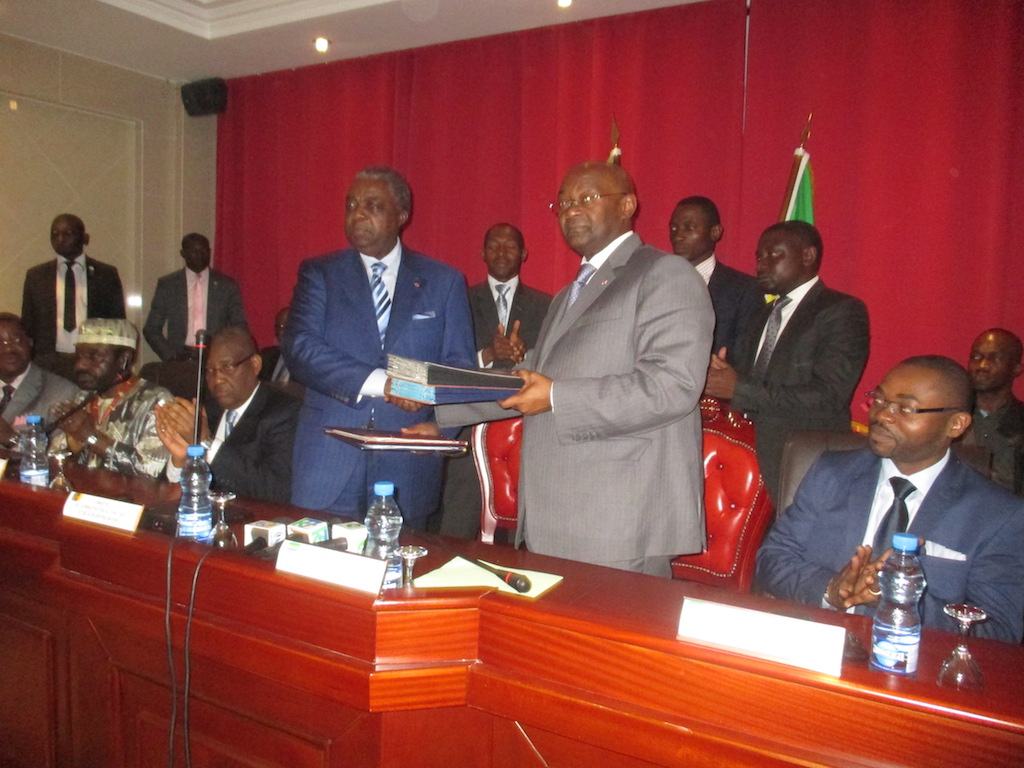 CLOTURE DES TRAVAUX DE LA COMMISSION AD HOC DES FRONTIERES GABON-CAMEROUN